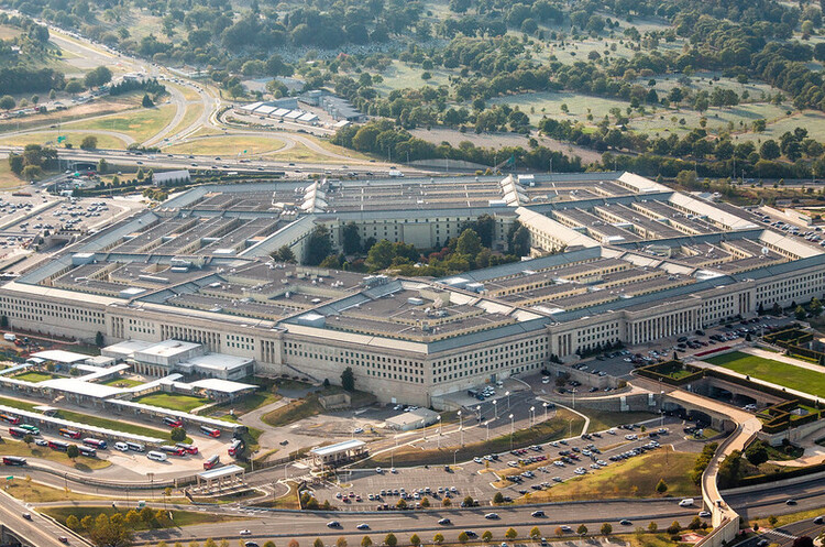 Пентагон розірвав контракт з Microsoft на $10 млрд Пентагон розірвав контракт з Microsoft на $10 млрд