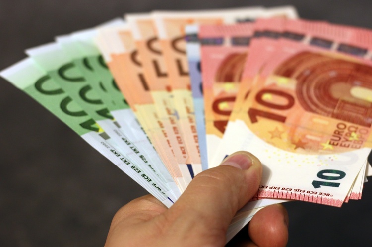 ЄС мобілізує 17 млрд євро на інвестиції для країн «Східного партнерства» - єврокомісар Варгеї ЄС мобілізує 17 млрд євро на інвестиції для країн «Східного партнерства» - єврокомісар Варгеї