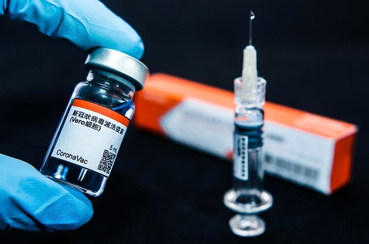 Сінгапур не враховує щеплених CoronaVac у загальне число вакцинованих проти COVID-19 осіб Сінгапур не враховує щеплених CoronaVac у загальне число вакцинованих проти COVID-19 осіб
