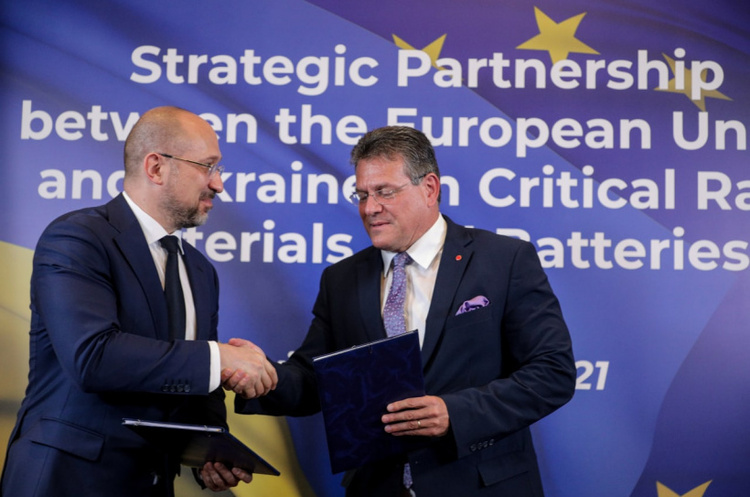 Україна та ЄС підписали Меморандум про стратегічне партнерство у сировинній галузі Україна та ЄС підписали Меморандум про стратегічне партнерство у сировинній галузі