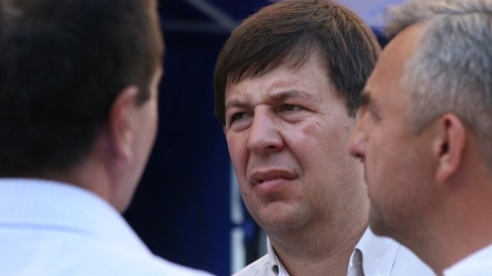 Суд заарештував майно оголошеного в розшук депутата Козака