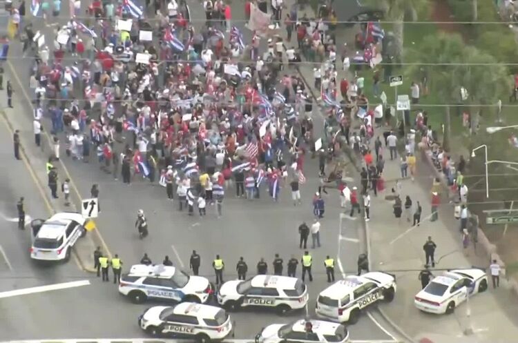 Через протести влада Куби обмежила доступ населення до соцмереж і месенджерів Через протести влада Куби обмежила доступ населення до соцмереж і месенджерів