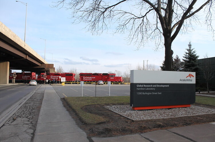 ArcelorMittal збудує перший у світі великий завод з виробництва сталі з нульовим вмістом вуглецю ArcelorMittal збудує перший у світі великий завод з виробництва сталі з нульовим вмістом вуглецю