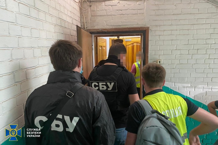 СБУ викрила мільйонні розкрадання на фінансуванні охорони транспортних об'єктів КМДА СБУ викрила мільйонні розкрадання на фінансуванні охорони транспортних об'єктів КМДА