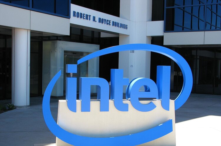 Intel задумалась про покупку одного з найбільших чипмейкерів GlobalFoundries Intel задумалась про покупку одного з найбільших чипмейкерів GlobalFoundries