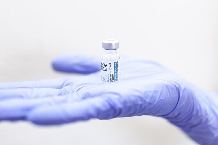 Johnson & Johnson розраховує продати вакцини на $2,5 млрд у 2021 році Johnson & Johnson розраховує продати вакцини на $2,5 млрд у 2021 році