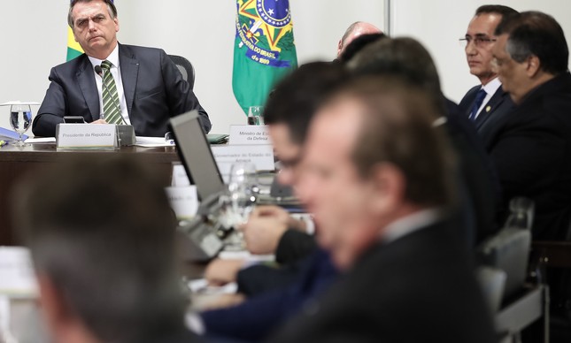 фото DR YouTube видалив 15 роликів президента Бразилії через дезінформацію про коронавірус