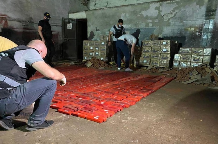 Силовики вилучили партію героїну на понад 1 млрд грн Силовики вилучили партію героїну на понад 1 млрд грн