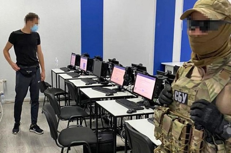 ssu.gov.ua СБУ та Мінінфраструктури викрили злочинну схему оформлення документів для моряків