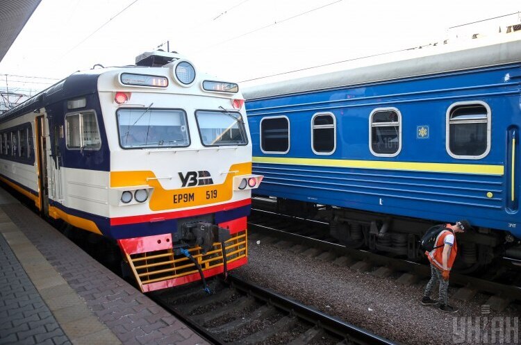Кабмін дозволив держгенерації продавати «Укрзалізниці» електроенергію за двосторонніми договорами Кабмін дозволив держгенерації продавати «Укрзалізниці» електроенергію за двосторонніми договорами