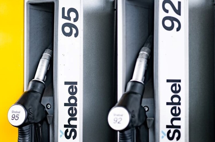 Шебелинський НПЗ продав за підсумками річних торгів майже на 13% менше пального, ніж торік