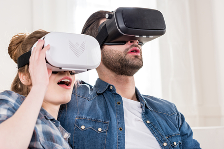 Світ в окулярах: як VR-технології зростають, сегментуються за галузями й охороняються