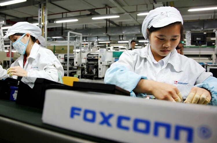 фото DR Foxconn купить завод і переробить його під виробництво процесорів для електрокарів