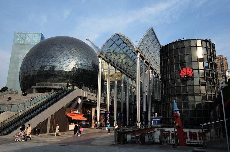 «Мета - вижити»: виручка Huawei за півріччя обвалилася на 29% «Мета - вижити»: виручка Huawei за півріччя обвалилася на 29%
