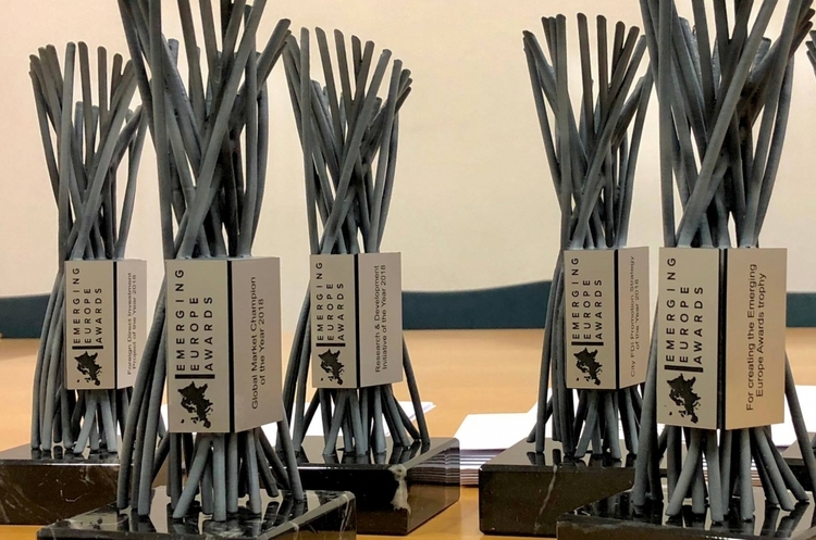 Победителей Emerging Europe Awards 2021 впервые будет выбирать общественность Победителей Emerging Europe Awards 2021 впервые будет выбирать общественность