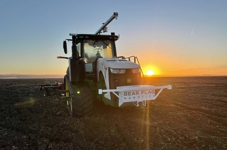 фото Bear Flag John Deere купить розробника автономних тракторів Bear Flag Robotics