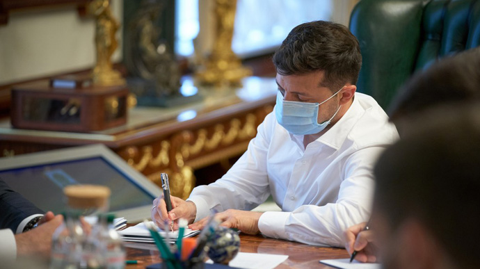 Зеленський підписав закон про стимулювання розвитку цифрової економіки в Україні Зеленський підписав закон про стимулювання розвитку цифрової економіки в Україні