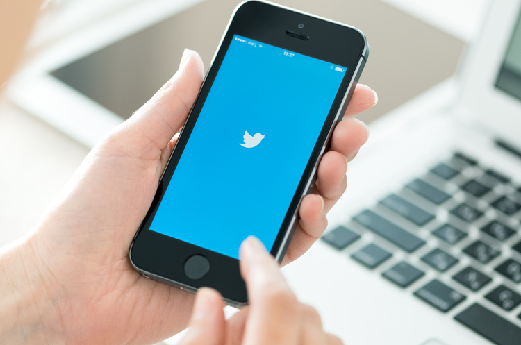 фото Shutterstock Twitter заплатив $3500 українцю, який довів, що алгоритм соцмережі обрізає на фото темношкірих