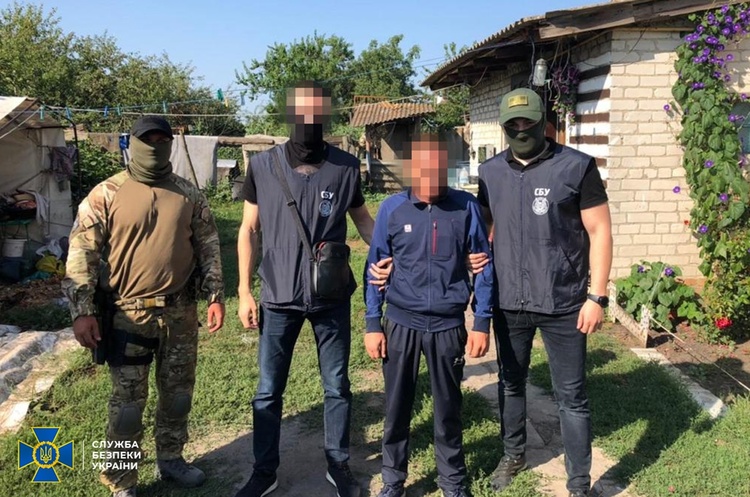 СБУ затримала двох колишніх бойовиків «Л/ДНР» СБУ затримала двох колишніх бойовиків «Л/ДНР»