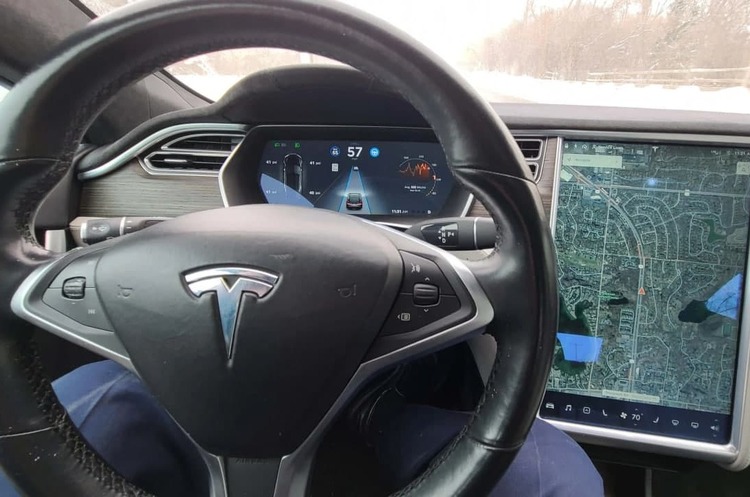 фото DR Влада США почала офіційне розслідування проти системи автопілотів Tesla