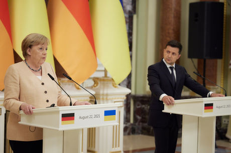 Mutti  Ma Baker:           