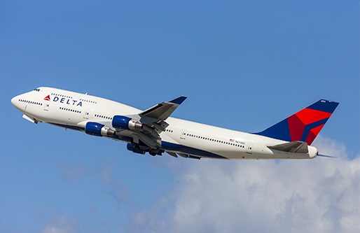 фото DR У США авіакомпанія Delta змусить невакцинованих співробітників платити щомісяця $200