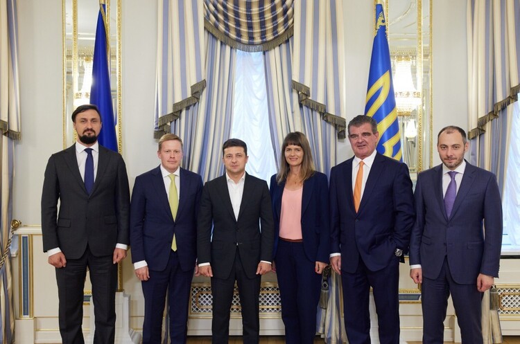 «УЗ» залучила зі Швейцарії 500 млн євро на закупівлю і виробництво поїздів Stadler «УЗ» залучила зі Швейцарії 500 млн євро на закупівлю і виробництво поїздів Stadler