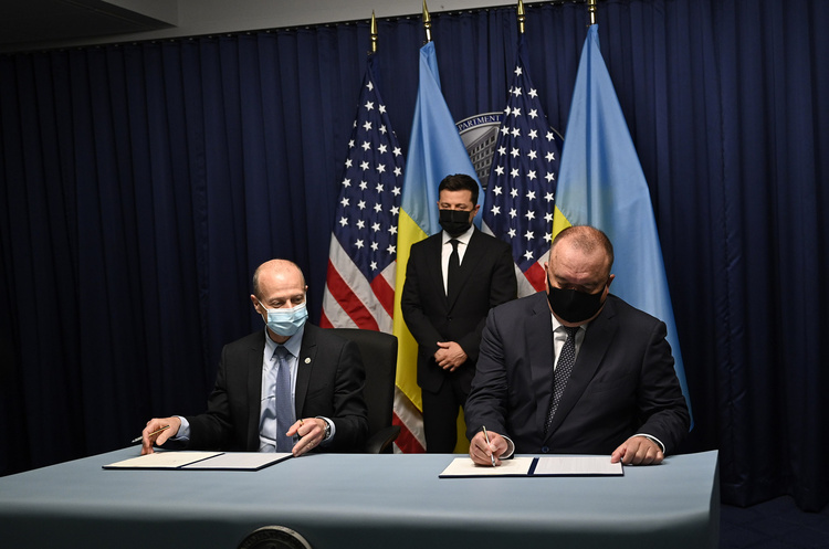 «Енергоатом» та Westinghouse electric домовилися про спільне будівництво енергоблоку Хмельницької АЕС «Енергоатом» та Westinghouse electric домовилися про спільне будівництво енергоблоку Хмельницької АЕС