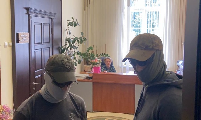 СБУ прийшла з обшуками в Полтавську міськраду СБУ прийшла з обшуками в Полтавську міськраду