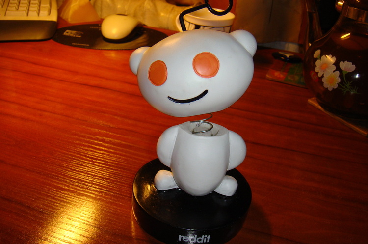 Reddit шукає інвестиційних банкірів для свого IPO Reddit шукає інвестиційних банкірів для свого IPO