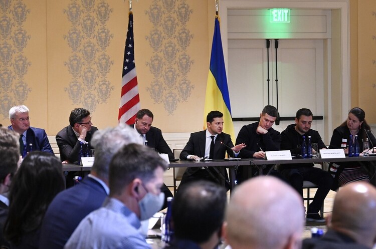 Зеленський на зустрічі в Сан-Франциско закликав інвесторів і венчурні фонди співпрацювати з Україною Зеленський на зустрічі в Сан-Франциско закликав інвесторів і венчурні фонди співпрацювати з Україною