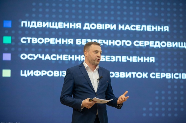 Міністр внутрішніх справ Денис Монастирський МВС почне закуповувати електрокари для патрульної поліції – Монастирський