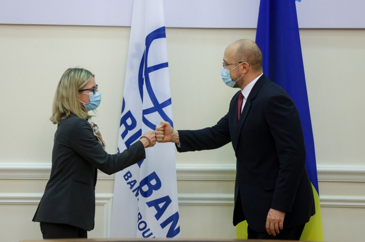 Україна та СБ уклали дві угоди на загальну суму $411 млн Україна та СБ уклали дві угоди на загальну суму $411 млн