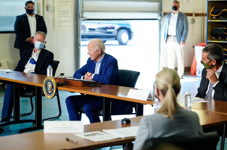 Twitter President Biden @POTUS Байден проводить зустріч з керівниками найбільших компаній щодо обов’язкової вакцинації