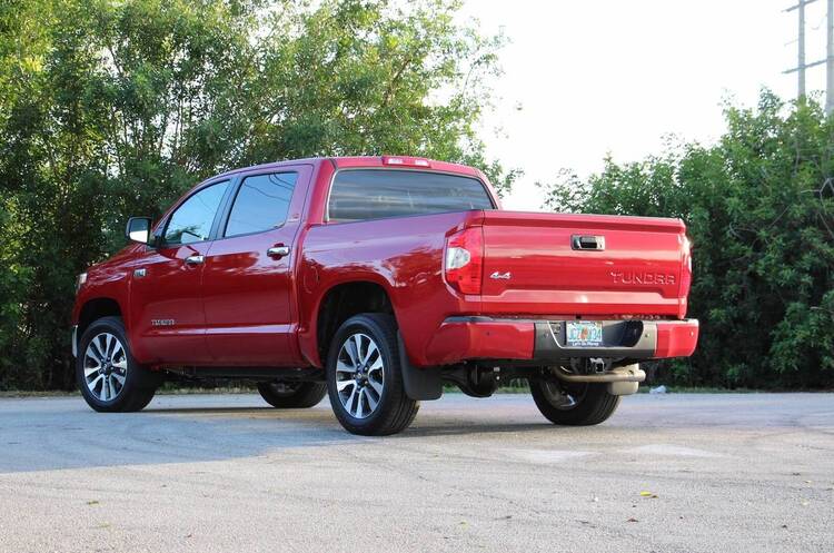Toyota відкликає в США понад 158 000 пікапів Tundra Toyota відкликає в США понад 158 000 пікапів Tundra