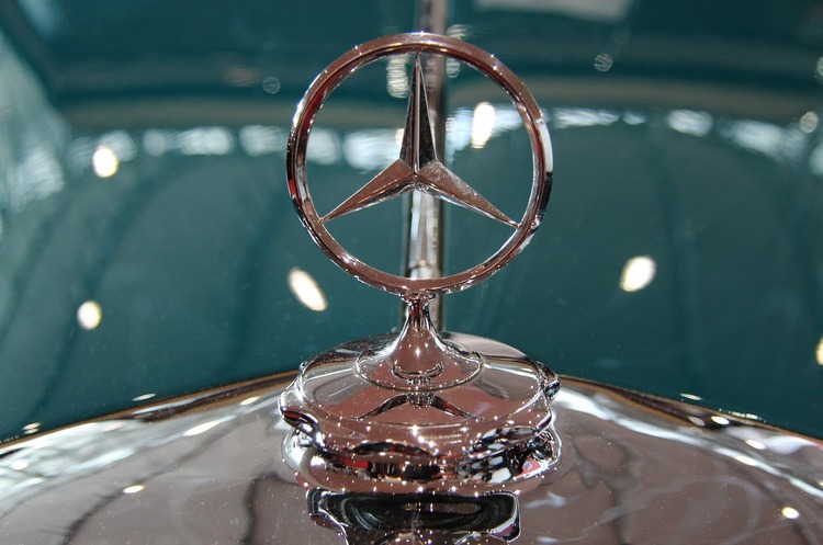 фото Pixaby Німецькі екологи хочуть через суд добитися змін від BMW та Mercedes-Benz