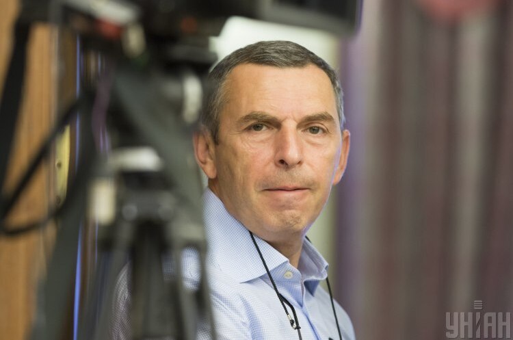 Перший помічник президента Володимира Зеленського Сергій Шефір На Київщині невідомі стріляли в автомобіль першого помічника Зеленського