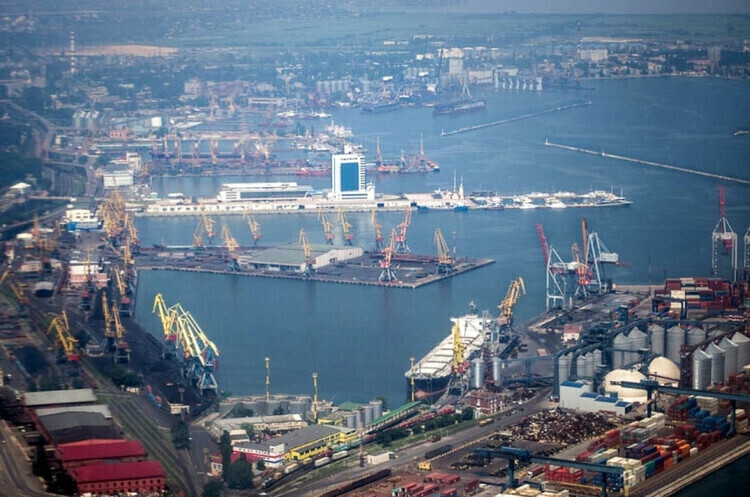Морські порти України у січні-серпні скоротили кількість оброблених суден на 2,6% Морські порти України у січні-серпні скоротили кількість оброблених суден на 2,6%