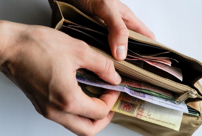 Рівень пенсій в Україні може скоротитися до 20% від зарплати Рівень пенсій в Україні може скоротитися до 20% від зарплати