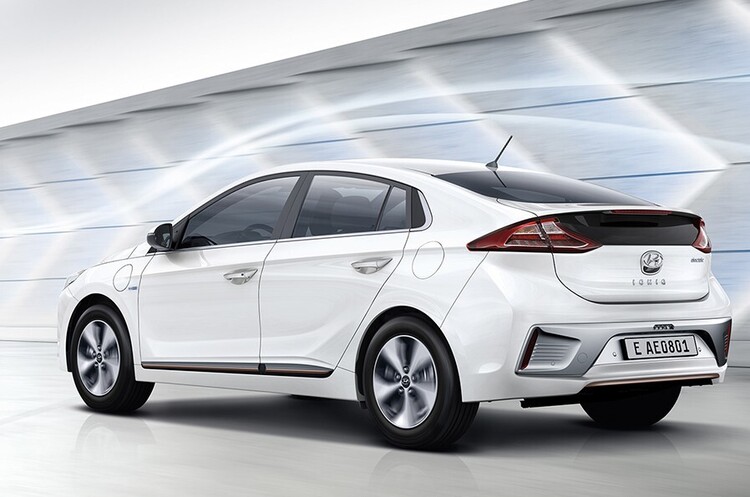 ̳    Hyundai Ioniq     