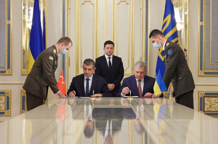 Турецька Bayraktar побудує в Україні центр з обслуговування та модернізації безпілотників Турецька Bayraktar побудує в Україні центр з обслуговування та модернізації безпілотників