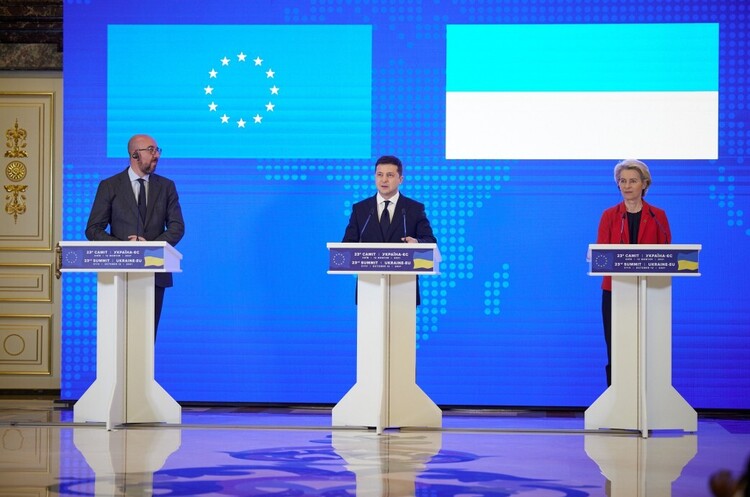 Президент Європейської ради Шарль Мішель, президент України Володимир Зеленський та президентка Європейської комісії Урсула фон дер Ляєн Україні потрібно залучити 300 млрд грн на програму екомодернізації – Зеленський