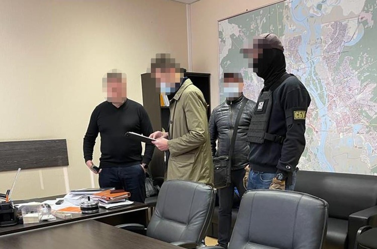 Силовики провели обшуки в «Київтеплоенерго» Силовики провели обшуки в «Київтеплоенерго»