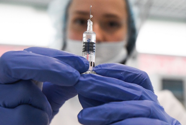 ВООЗ: щеплюватися вакцинами від COVID і від грипу одночасно цілком безпечно