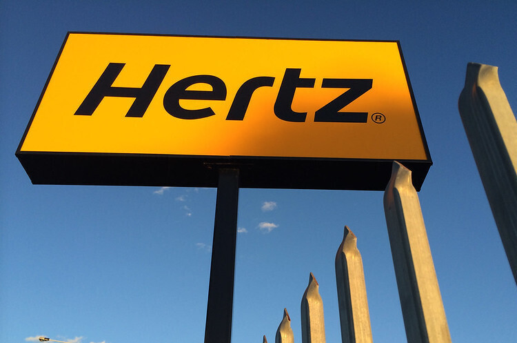 фото DR Сервіс прокату авто Hertz замовив 100 000 електромобілів Tesla