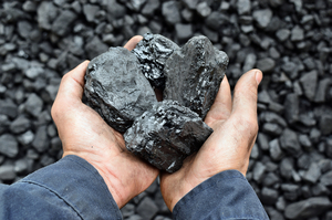 Топити по-чорному: до чого призведе заборона на постачання вугілля з Росії