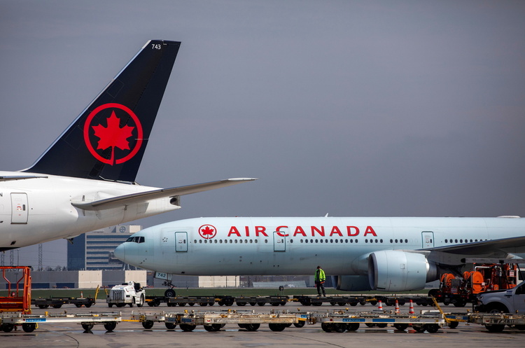 фото DR Air Canada відсторонила від роботи 800 співробітників, які відмовилися вакцинуватися