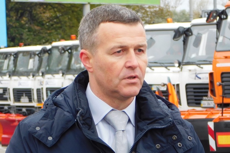 Ексзаступник голови КМДА Олександр Густєлєв Кличко звільнив свого заступника через затримки у зведенні Подільського мосту