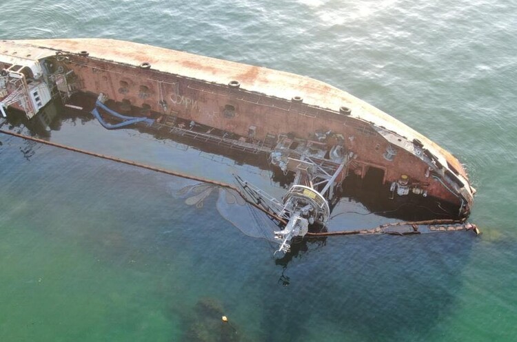 Суд стягнув з власника танкера Delfi понад $16 000 за забруднення Чорного моря