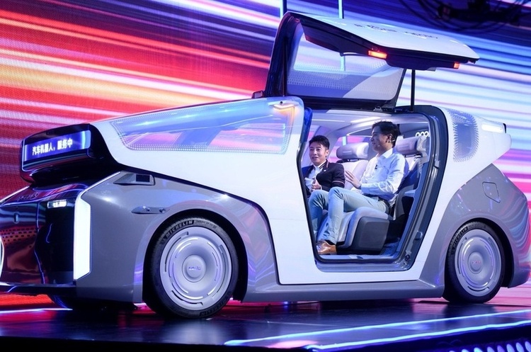 Baidu готує до запуску сервіс безпілотних роботаксі у 100 містах до 2030 року